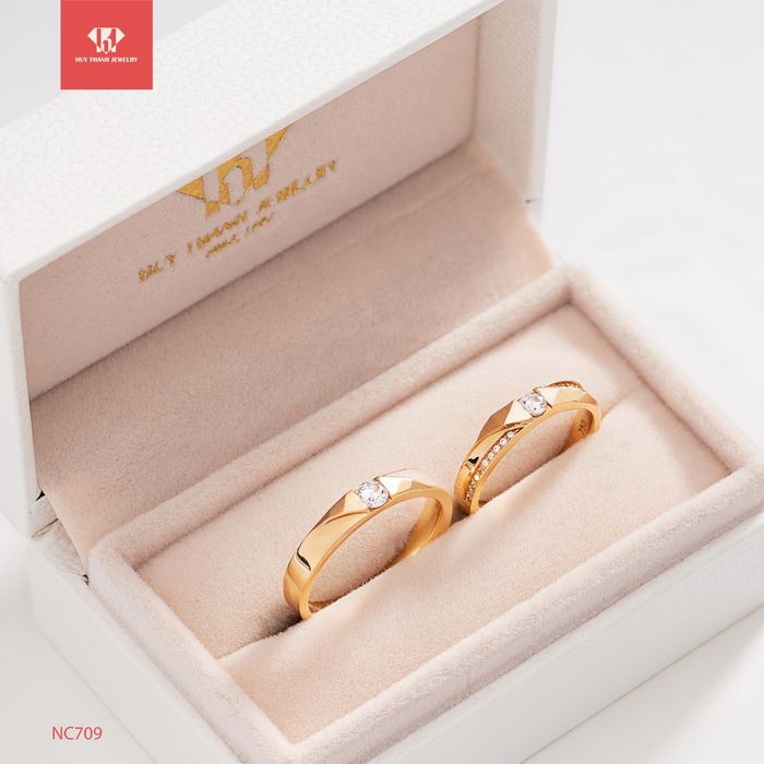 Không gian trưng bày ấn tượng tại Huy Thanh Jewelry