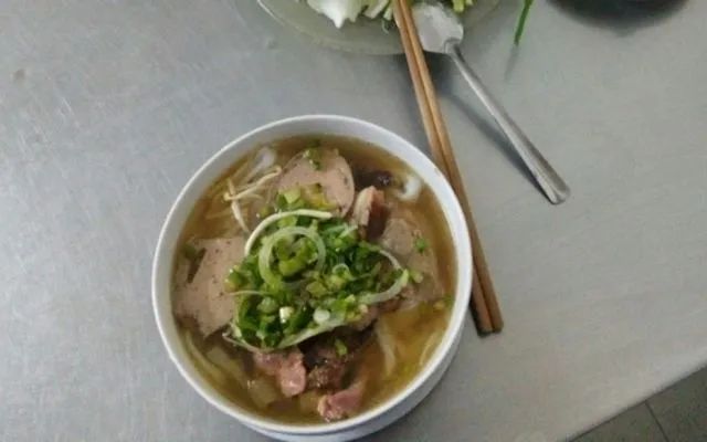 Tô phở bò thơm ngon đặc trưng tại Phở Phúc