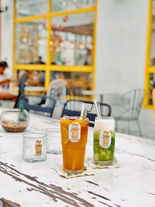 Khoảnh khắc bình minh rực rỡ ở Nắng Rooftop Coffee