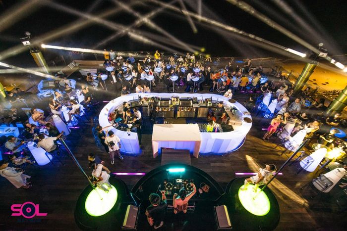 Quầy bar sang trọng tại LaCas Hotels - Nơi thưởng thức những ly cocktail đẳng cấp