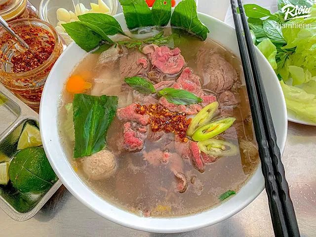 Tô phở đặc biệt thơm ngon tại Phở Hằng