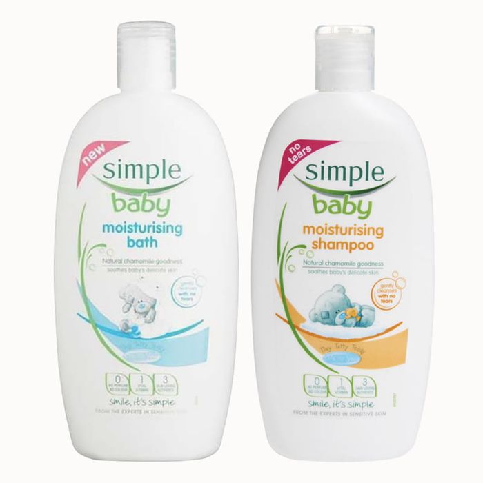 Hình ảnh sản phẩm Simple Baby Moisturising chai 300ml thiết kế tối giản, sang trọng