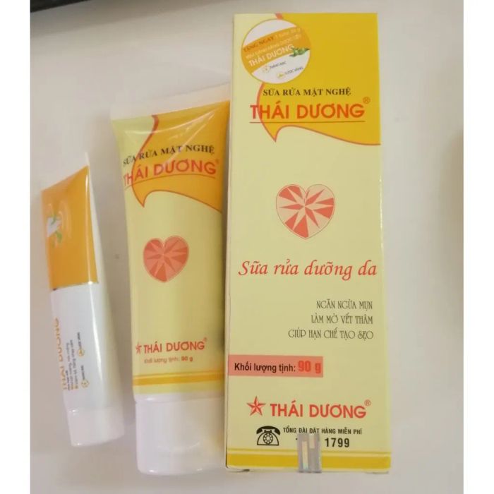 [Hình ảnh] Sữa rửa mặt nghệ Thái Dương - Thiết kế bao bì đỏ vàng truyền thống