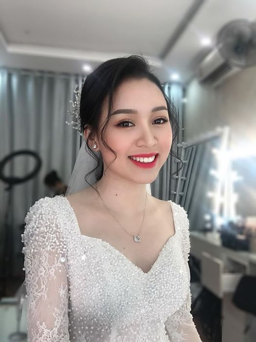 Tác phẩm thứ hai - Vẻ đẹp rạng ngời từ bàn tay Ngọc Lê Makeup