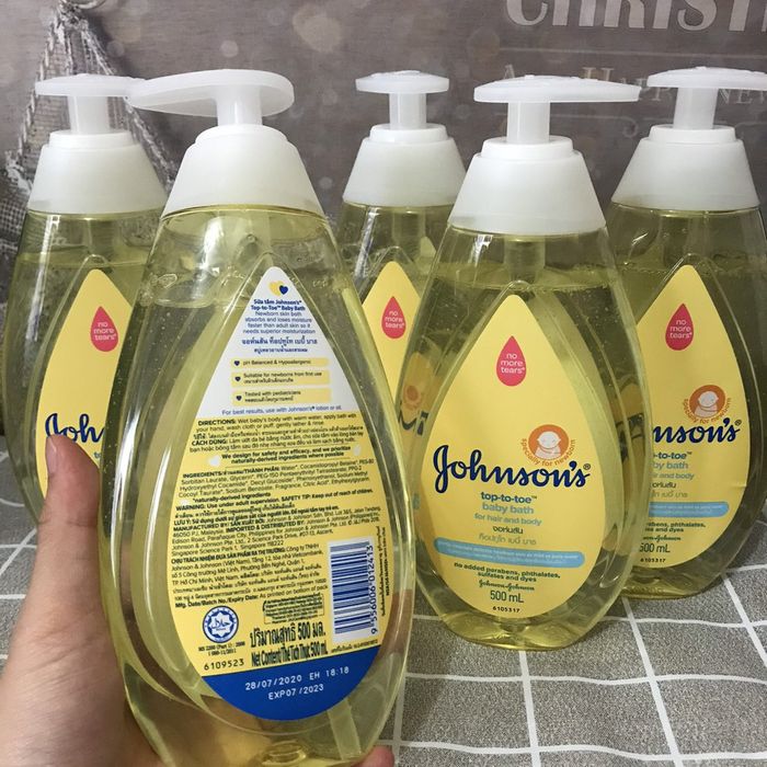Hình ảnh sữa tắm Johnson's Baby chai 200ml với thiết kế mới sang trọng