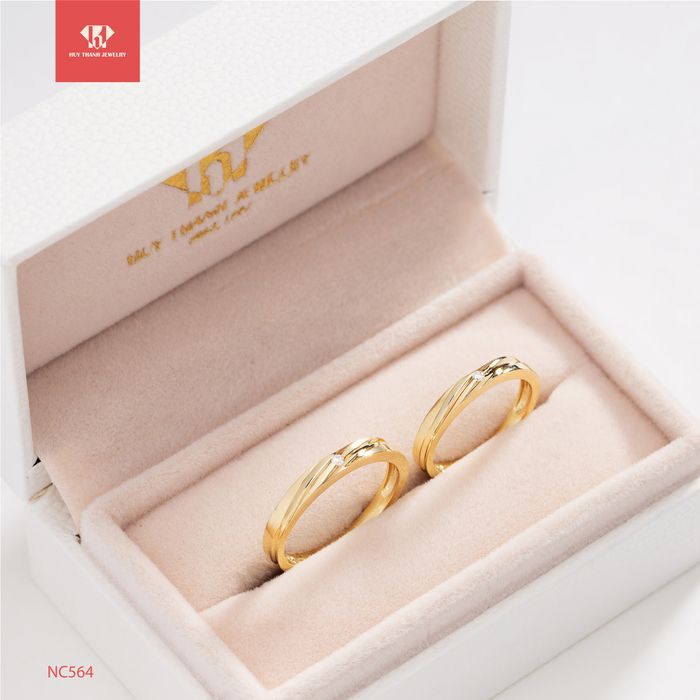 Hệ thống cửa hàng sang trọng của Huy Thanh Jewelry