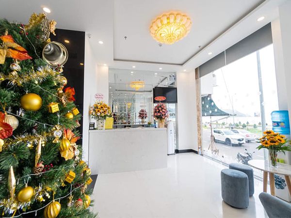 Không gian tiền sảnh sang trọng tại The Beach Hotel