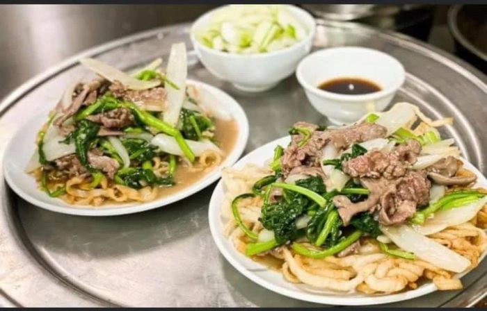 Tô phở Bát Đàn thơm ngon bày biện tinh tế