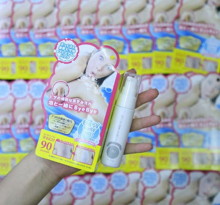 Hình ảnh thực tế kem Pukku Puku - thiết kế nhỏ gọn, tiện dụng