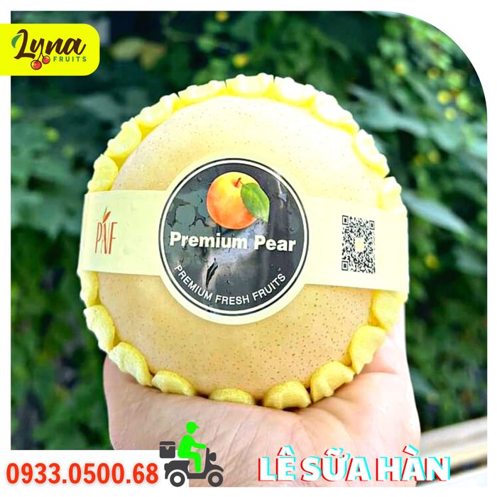 Không gian mua sắm hiện đại tại Lyna Fruits