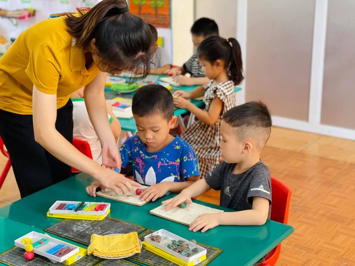 Giờ học ngoài trời đầy niềm vui tại Trường Mầm Non Bình Minh