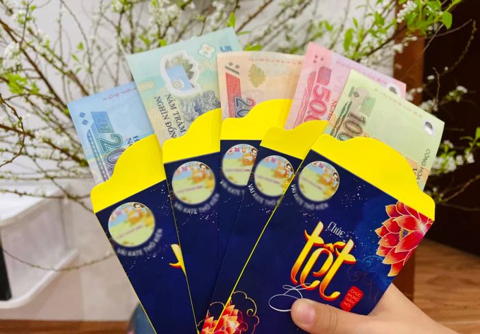 Hình ảnh tiền lì xì mới cứng
