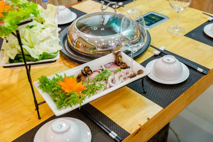 Nồi lẩu hơi cao cấp tại Lẩu Hơi An Phú (Ảnh 2)