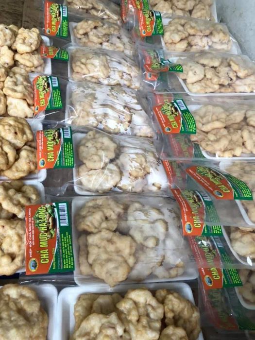 Hình ảnh chả mực Phúc vàng ươm bắt mắt