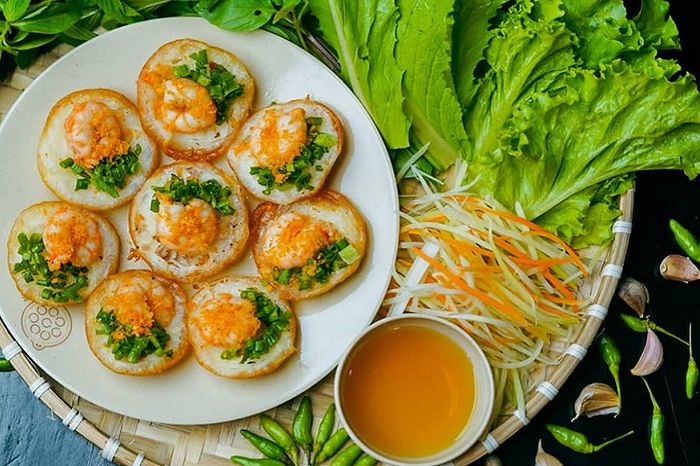 Rèm cửa Bảo Minh - Khoảnh khắc đầu tiên chạm vào sự hoàn mỹ, nơi những tấm rèm vải cao cấp kể câu chuyện về đẳng cấp sống.
