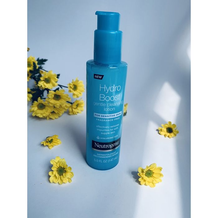 Hình ảnh chân thực Kem Tẩy Trang Neutrogena Hydro Boost Gentle Cleansing Lotion