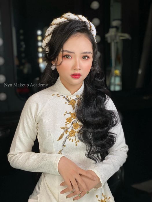 Hình ảnh thực hành kỹ thuật tạo kiểu tại NyN Makeup