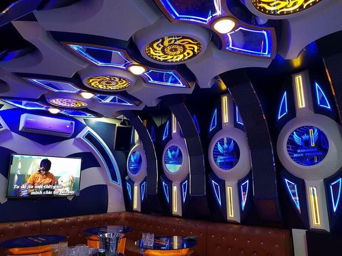 Hình ảnh sang trọng bên trong Karaoke Crown