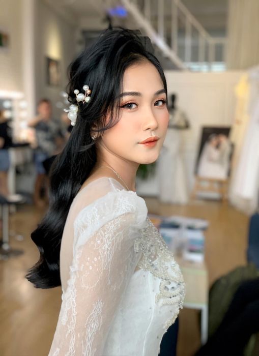 Tác phẩm nghệ thuật trang điểm từ Quân Wedding - Phong cách Việt Nguyễn (Ảnh 2)