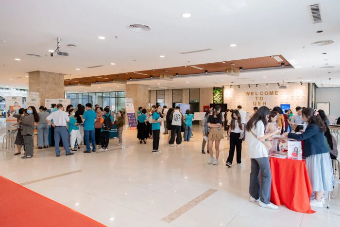 Trường Đại học Kinh tế TP.HCM ảnh 1