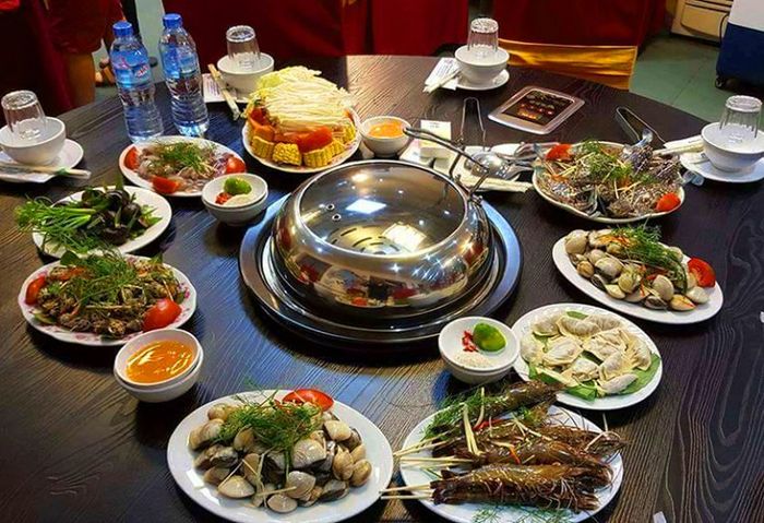 Bữa tiệc lẩu hơi thượng hạng tại Steam Box (Ảnh 2)