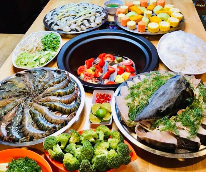 Không gian ẩm thực đẳng cấp tại Thế Giới Nồi Hơi (Ảnh 1)