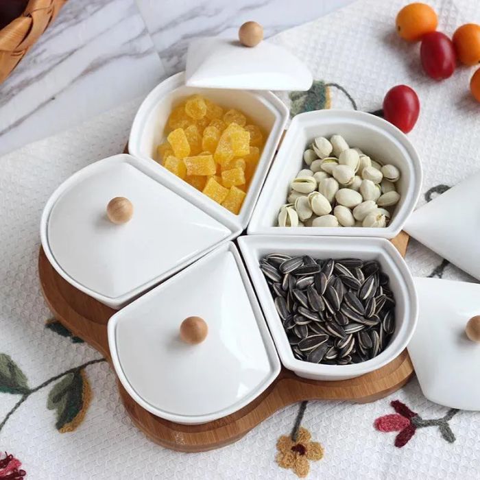 Hình ảnh khay bánh kẹo đón xuân