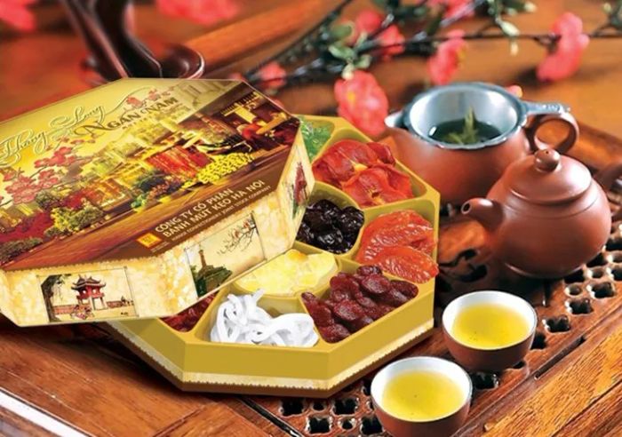Hình ảnh bộ đôi trà - mứt truyền thống