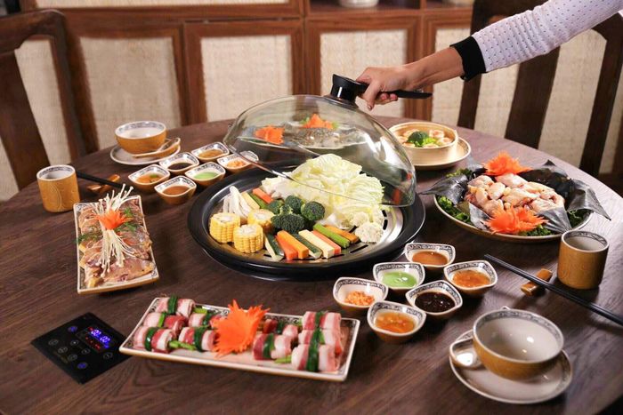 Không gian ấm cúng tại Nhà Hàng Lẩu Hấp Isteam (Ảnh 1)