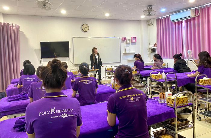 Không gian đào tạo hiện đại tại Poly K-Beauty