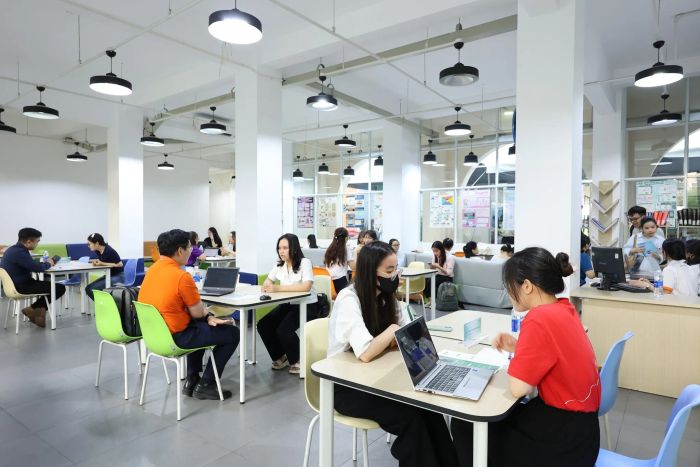 Trường Đại học Kinh tế TP.HCM ảnh 1