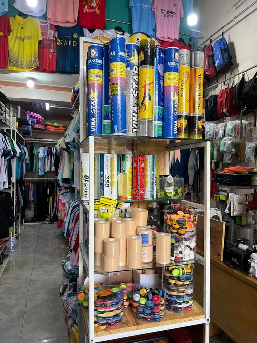 Sản phẩm cầu lông đa dạng tại Hoàng Tiến Sport