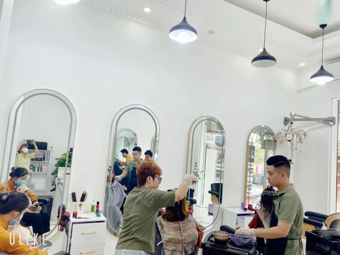 Không gian hiện đại tại Hair Salon Thịnh Louis - Ảnh 1