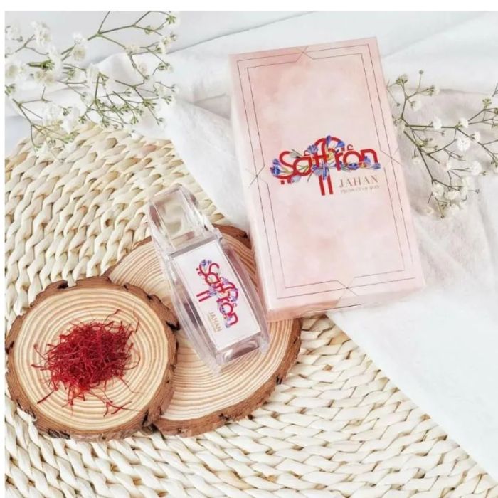 Saffron JAHAN hình ảnh 1 – Khoảnh khắc tinh túy của nhụy hoa nghệ tây chất lượng, tỏa sáng với sắc đỏ rực rỡ, mang đến giá trị vàng đỏ từ Iran.