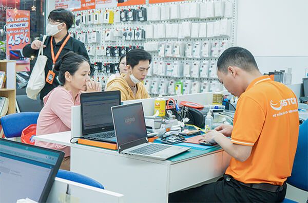 Không gian phục vụ chuyên nghiệp tại FASTCARE