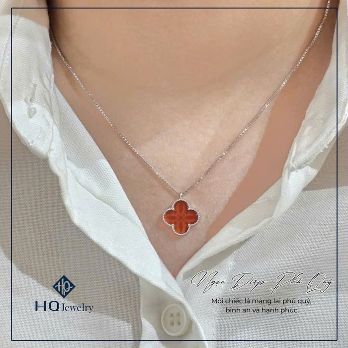 Hình ảnh không gian trưng bày ấn tượng tại Huỳnh Quang Jewelry
