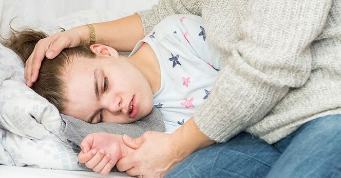 Hình ảnh PGS.TS Ninh Thị Ứng tại phòng khám - Vị giáo sư tận tâm với nghề