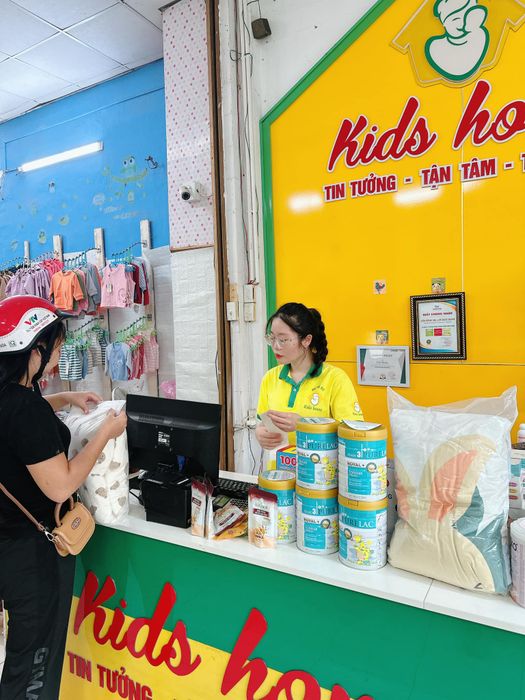 Không gian mua sắm rộng rãi tại Mẹ và bé Kids Home