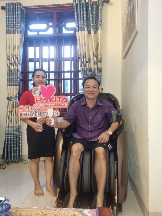 Hình ảnh trải nghiệm ghế massage HAKITA