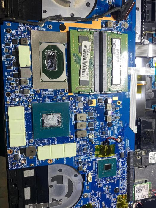 Hệ thống máy móc hiện đại phục vụ sửa chữa tại Gia Nguyễn Laptop
