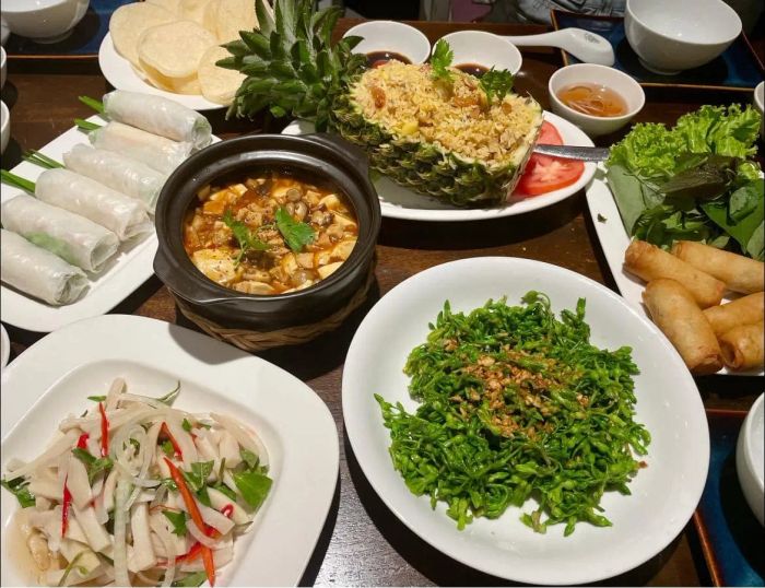 Không gian xanh mát tại Bông Súng Vegetarian
