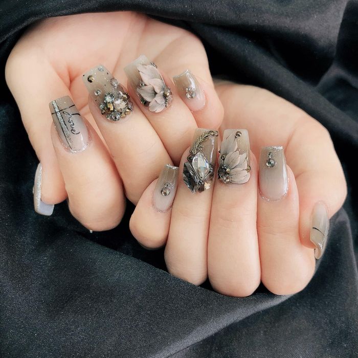 Bộ sưu tập nail ấn tượng làm say lòng giới mộ điệu