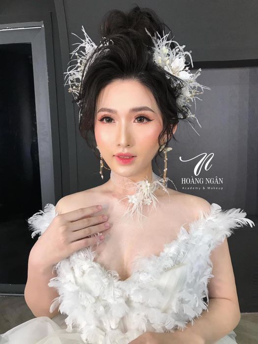 Tác phẩm nghệ thuật tóc cô dâu tại Hoàng Ngân Make-Up Store