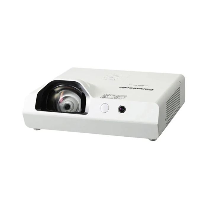 Hình ảnh thực tế máy chiếu Panasonic trong môi trường làm việc