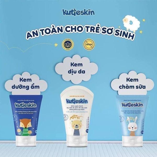 Không gian trưng bày sản phẩm tại Shop Mẹ & Bé Mạnh Thúy