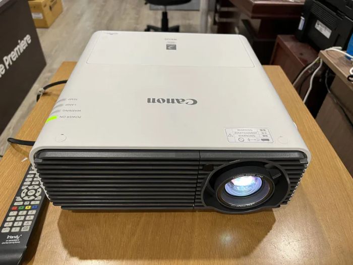 Hình ảnh chân thực về dòng máy chiếu Canon đa năng