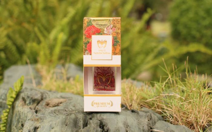 Nhụy Hoa Nghệ Tây Tashrifat Premium Negin Saffron Iran ảnh 1 – Sợi nghệ tây tinh túy, tỏa sắc đỏ rực rỡ cùng hương thơm đặc trưng khiến mọi giác quan thăng hoa.