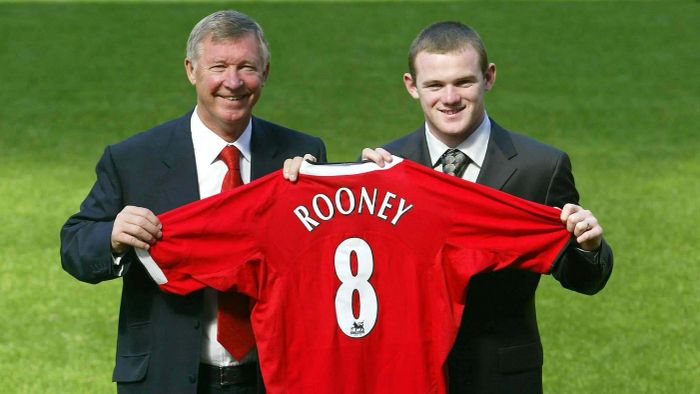 Khoảnh khắc lịch sử: Sir Alex Ferguson hạnh phúc khi ký hợp đồng với Wayne Rooney