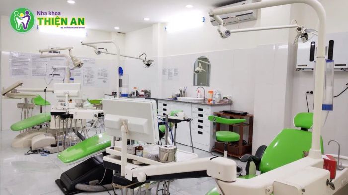 Hình ảnh đội ngũ bác sĩ chuyên môn cao tại Nha Khoa Thiện An
