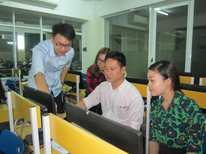 Trung Tâm Tin Học Việt Tin Hình Ảnh 2